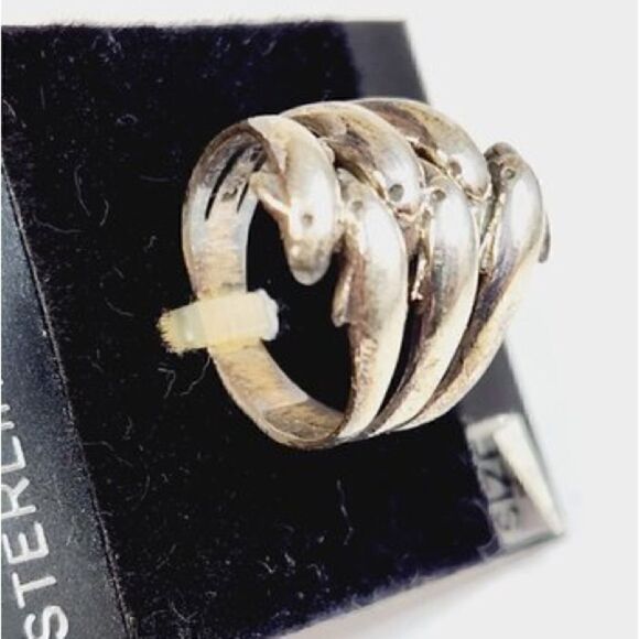 Vintage Sterling Silver Dolphin Ring. in Original Packaging. Size 7. - Picture 4 of 8